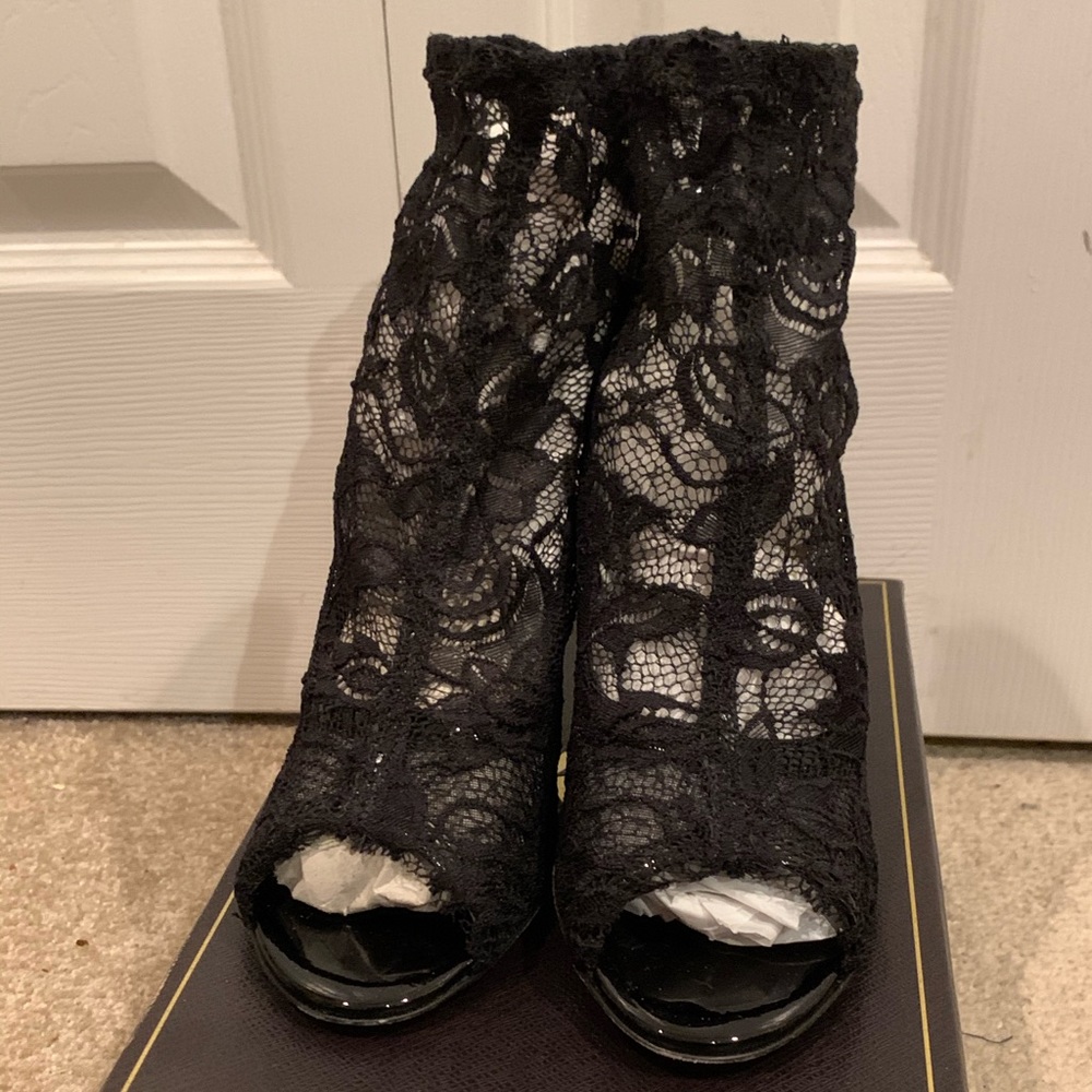 Vince Camuto lace open toe booty